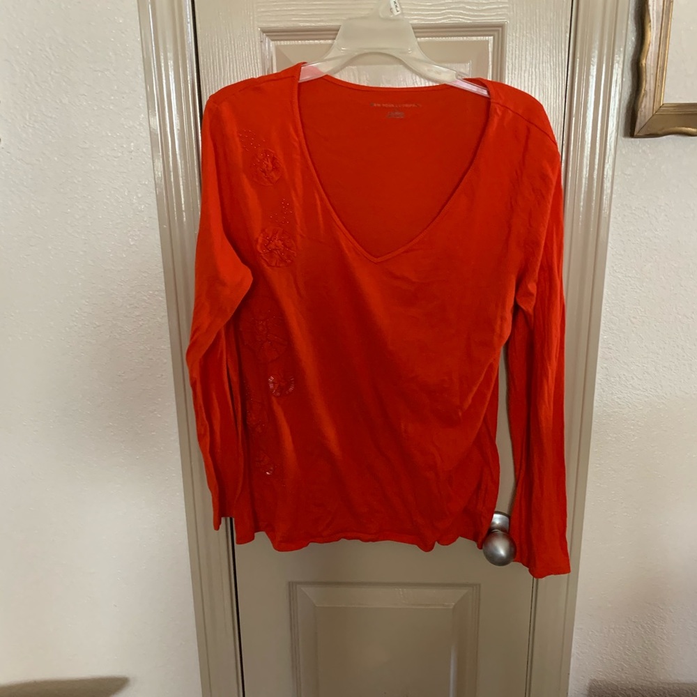 🍄 New York and company orange flower shirt xl
